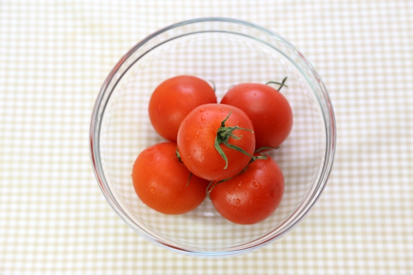 美肌にいいから夏野菜のトマトを積極的に！